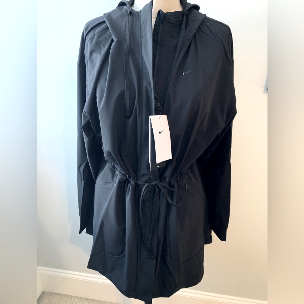 NWT Nike lightweight hooded jacket